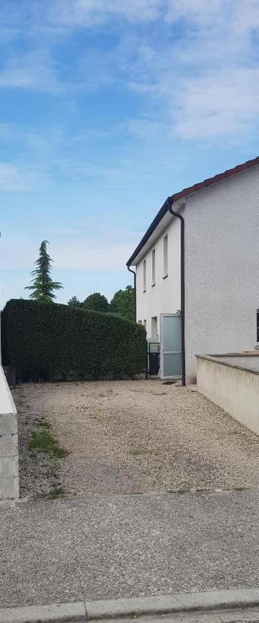 Ferienwohnung L Atelier Courtisols Exterior foto